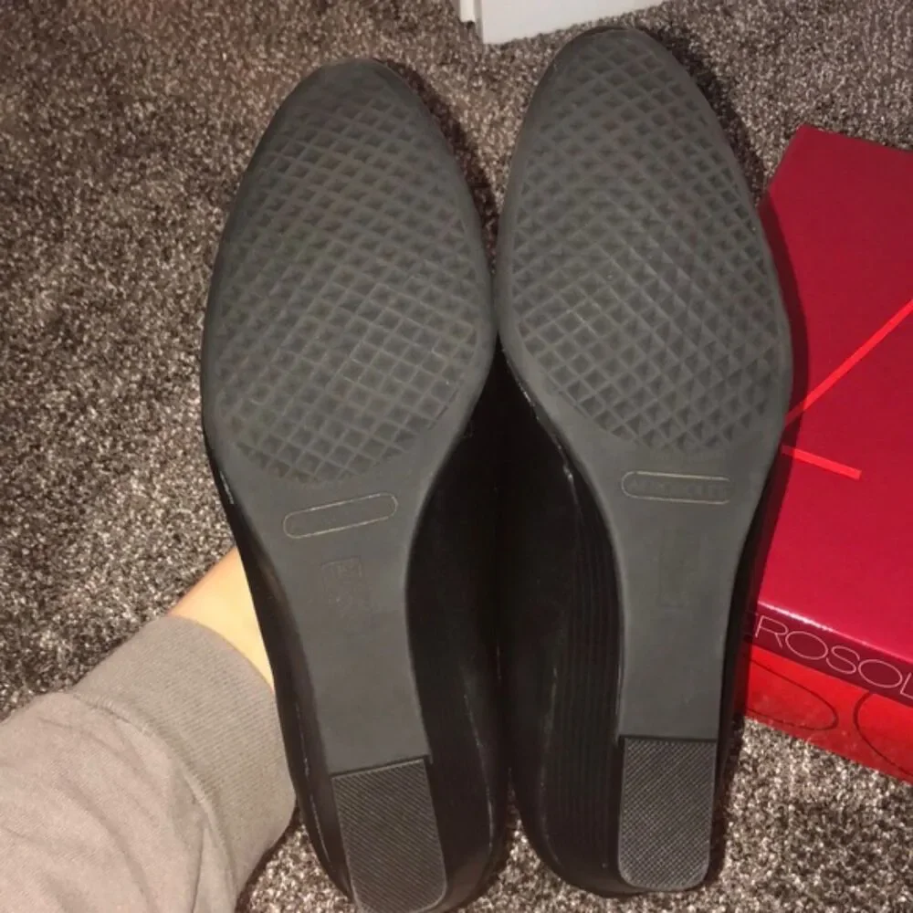 Brand New AEROSOLES Lovely Black Leather Wedges 002 9.5M
